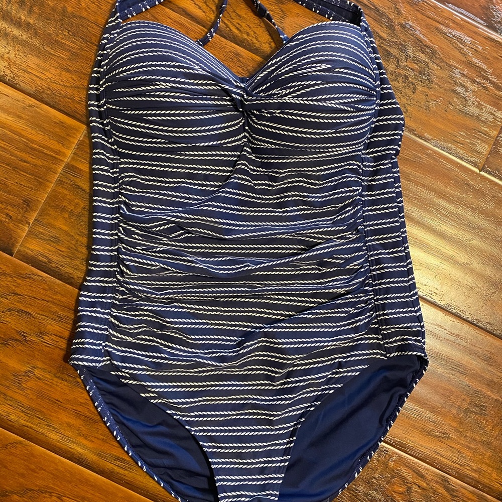 Ladies bathing suit